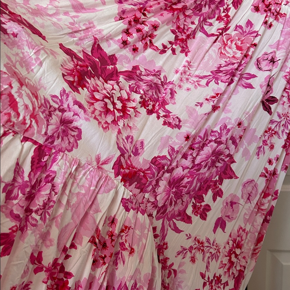 Chic Pink Floral Maxi Dress - Picture 9 of 14